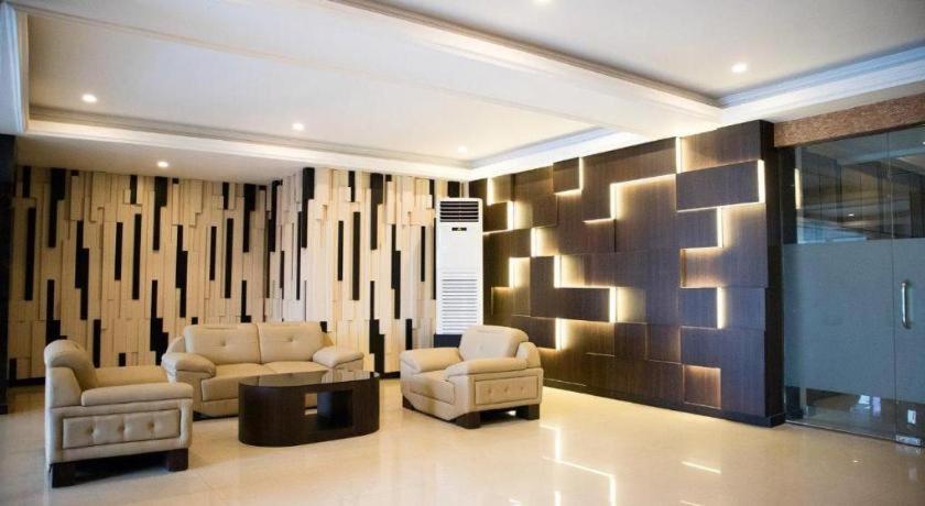Karlita Hotel Tegal Extérieur photo