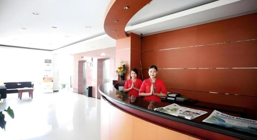 Karlita Hotel Tegal Extérieur photo