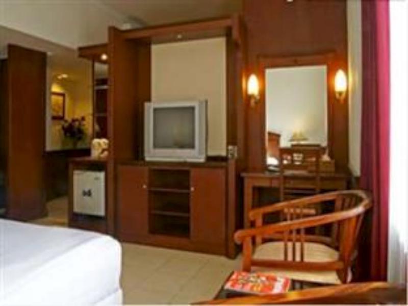 Karlita Hotel Tegal Extérieur photo