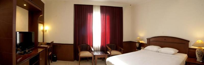 Karlita Hotel Tegal Extérieur photo